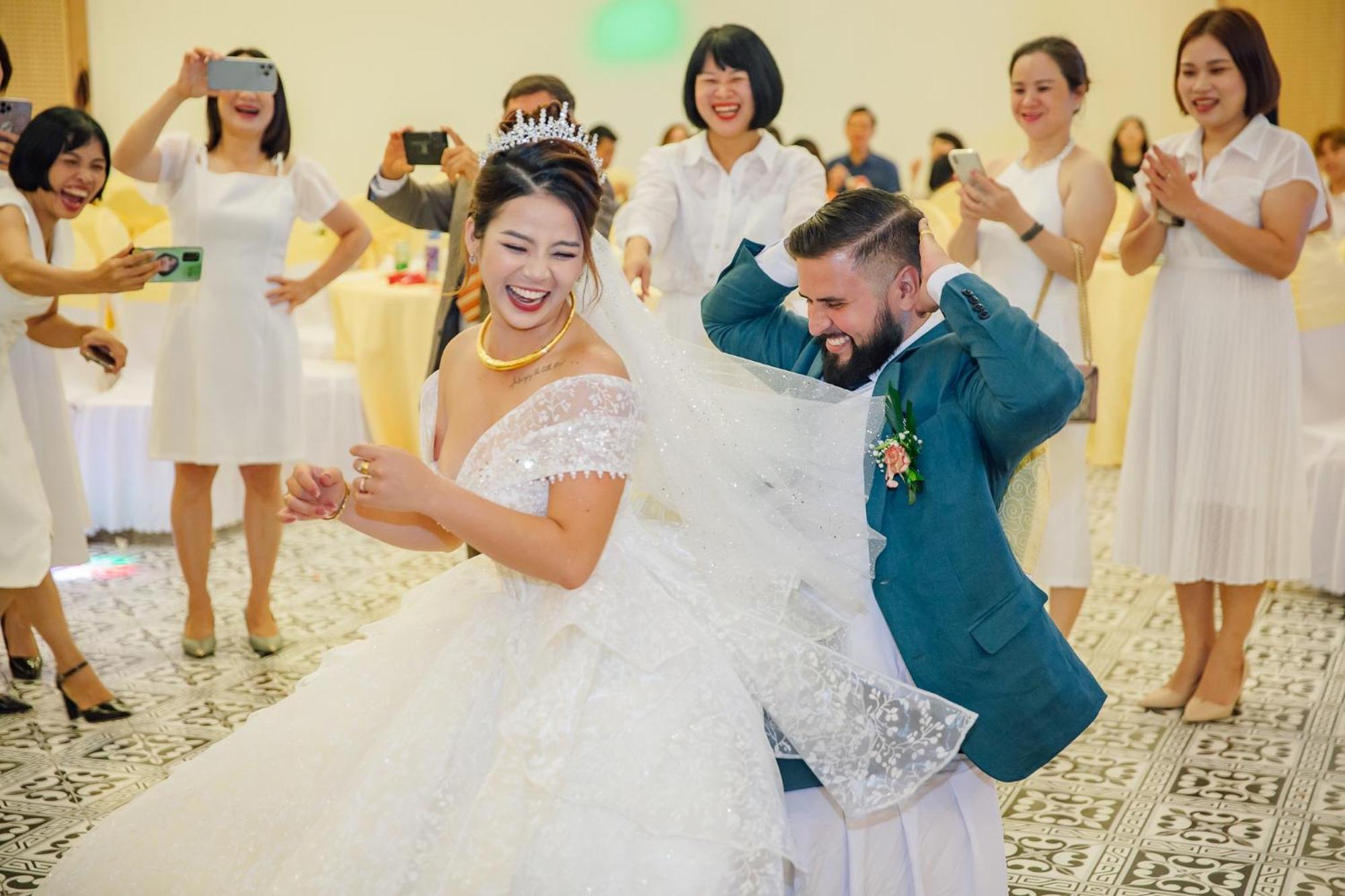Готель Khach San Phuong Anh Hung Yen Екстер'єр фото